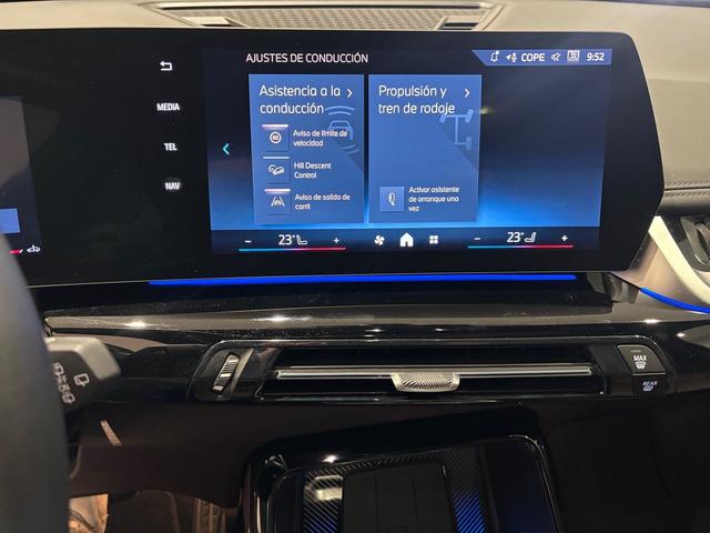 BMW X1 xDrive20d color Verde. Año 2025. 120KW(163CV). Diésel. En concesionario Automotor Costa, S.L.U. de Almería