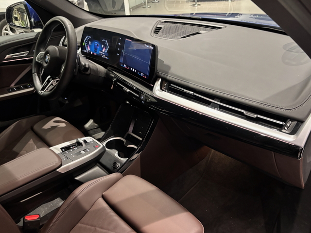 BMW X1 sDrive20d color Azul. Año 2025. 120KW(163CV). Diésel. En concesionario Automotor Costa, S.L.U. de Almería