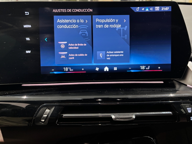 BMW X1 sDrive20d color Azul. Año 2025. 120KW(163CV). Diésel. En concesionario Automotor Costa, S.L.U. de Almería