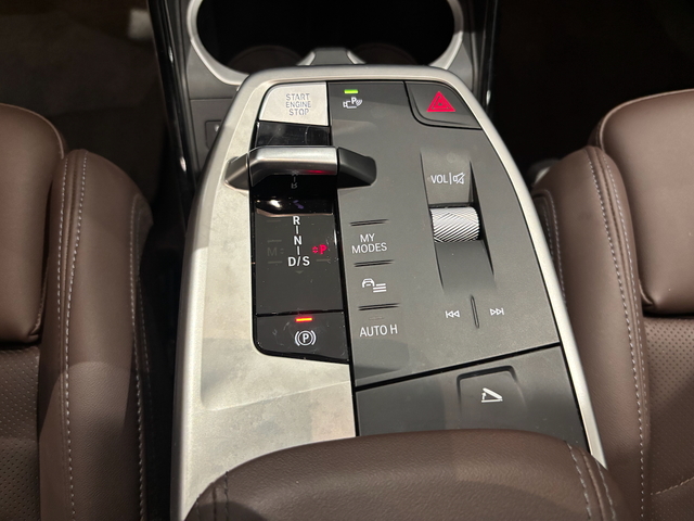 BMW X1 sDrive20d color Azul. Año 2025. 120KW(163CV). Diésel. En concesionario Automotor Costa, S.L.U. de Almería