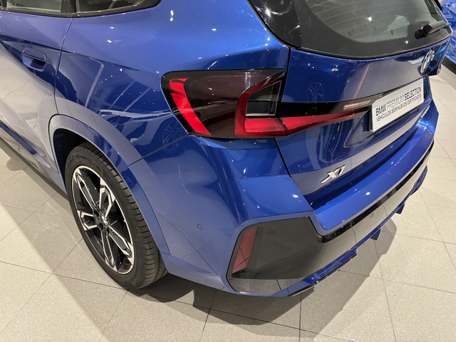 BMW X1 sDrive20d color Azul. Año 2025. 120KW(163CV). Diésel. En concesionario Automotor Costa, S.L.U. de Almería