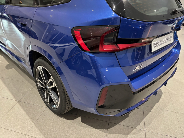BMW X1 sDrive20d color Azul. Año 2025. 120KW(163CV). Diésel. En concesionario Automotor Costa, S.L.U. de Almería