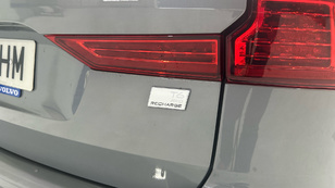 Volvo XC60 T6 Recharge Core AWD Auto 257 kW (350 CV) - 27 Volvo XC60 T6 Ocasión 257 KW (350CV) - 27