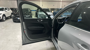 Volvo XC60 T6 Recharge Core AWD Auto 257 kW (350 CV) - 38 Volvo XC60 T6 Ocasión 257 KW (350CV) - 38