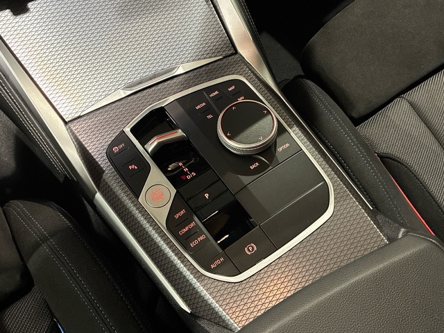 BMW Serie 4 420d Gran Coupe color Negro. Año 2025. 140KW(190CV). Diésel. En concesionario BMW Marcos Automoción de Valencia