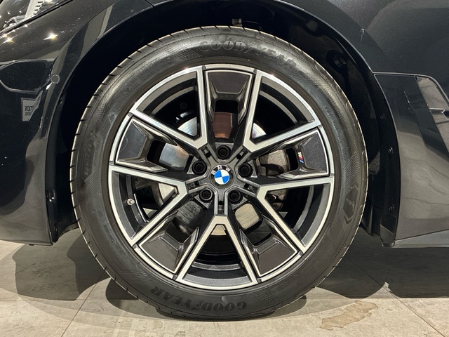 BMW Serie 4 420d Gran Coupe color Negro. Año 2025. 140KW(190CV). Diésel. En concesionario BMW Marcos Automoción de Valencia