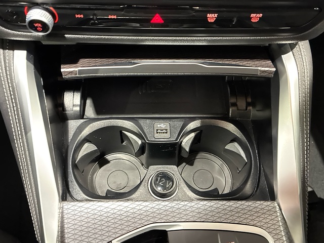 BMW Serie 4 420d Gran Coupe color Negro. Año 2025. 140KW(190CV). Diésel. En concesionario BMW Marcos Automoción de Valencia