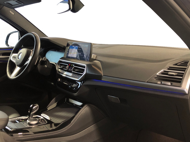 BMW X4 xDrive20d color Negro. Año 2025. 140KW(190CV). Diésel. En concesionario Vehinter Getafe de Madrid