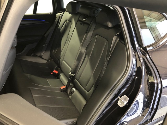 BMW X4 xDrive20d color Negro. Año 2025. 140KW(190CV). Diésel. En concesionario Vehinter Getafe de Madrid