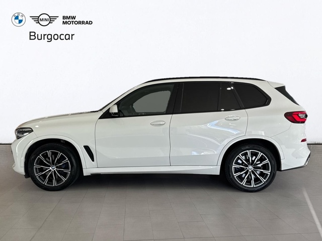 BMW X5 xDrive30d color Blanco. Año 2021. 210KW(286CV). Diésel. En concesionario Motor Gorbea de Álava