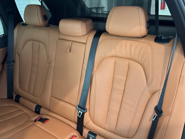 BMW X5 xDrive30d color Blanco. Año 2021. 210KW(286CV). Diésel. En concesionario Motor Gorbea de Álava