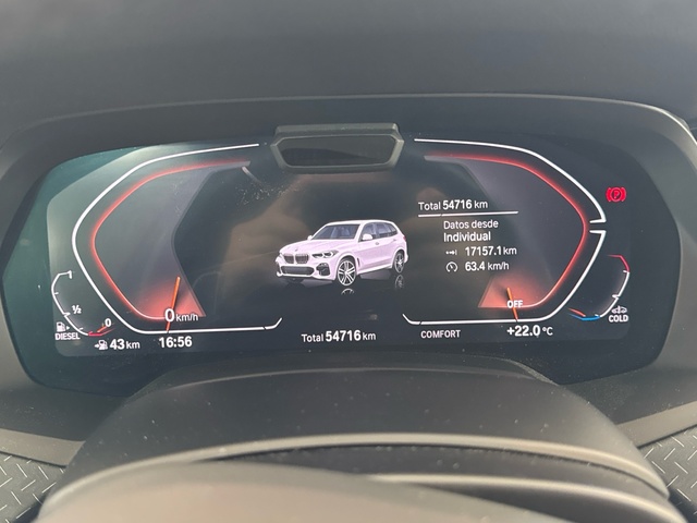 BMW X5 xDrive30d color Blanco. Año 2021. 210KW(286CV). Diésel. En concesionario Motor Gorbea de Álava