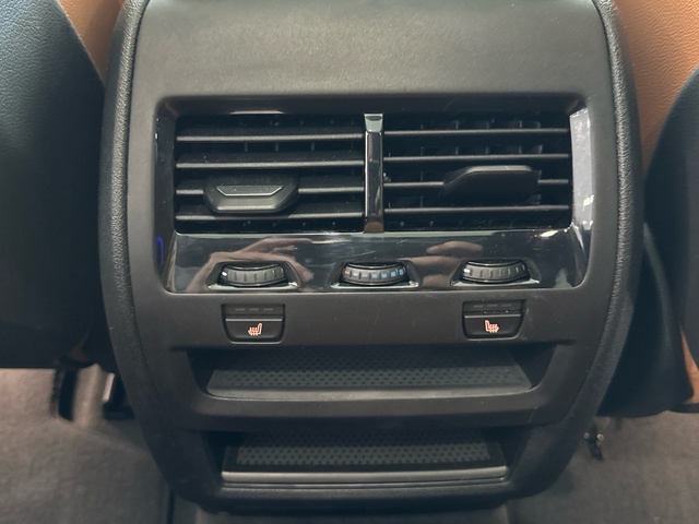 BMW X5 xDrive30d color Blanco. Año 2021. 210KW(286CV). Diésel. En concesionario Motor Gorbea de Álava