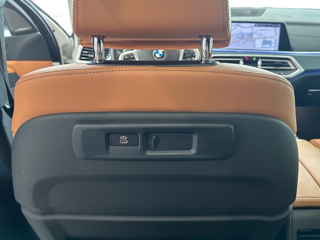 BMW X5 xDrive30d color Blanco. Año 2021. 210KW(286CV). Diésel. En concesionario Motor Gorbea de Álava