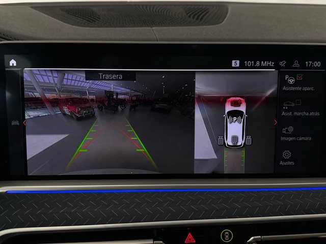 BMW X5 xDrive30d color Blanco. Año 2021. 210KW(286CV). Diésel. En concesionario Motor Gorbea de Álava