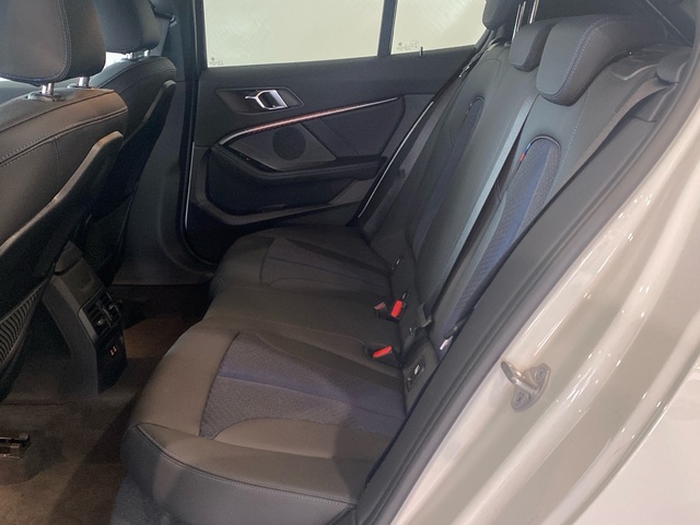 BMW Serie 1 118d color Blanco. Año 2021. 110KW(150CV). Diésel. En concesionario Motor Gorbea de Álava