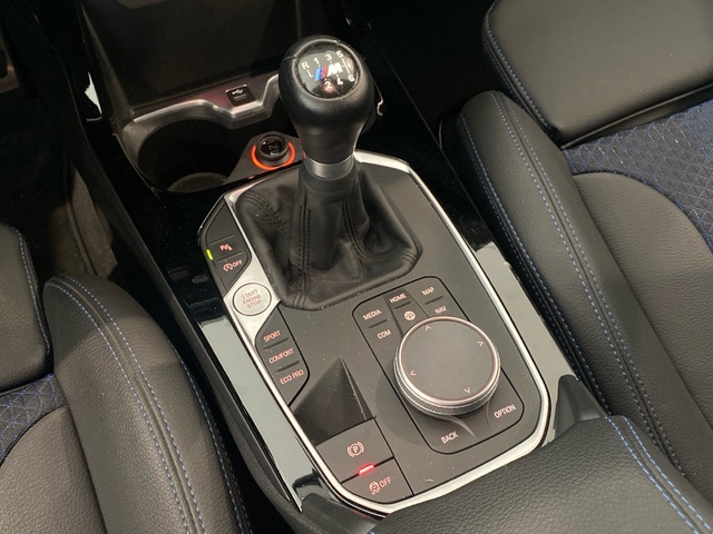 BMW Serie 1 118d color Blanco. Año 2021. 110KW(150CV). Diésel. En concesionario Motor Gorbea de Álava