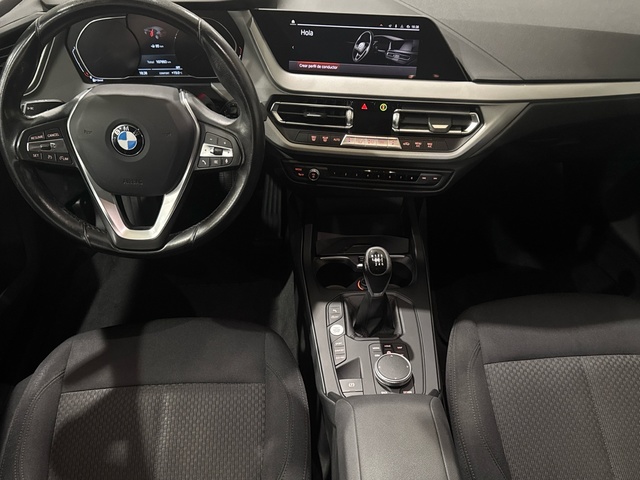 BMW Serie 1 116d color Blanco. Año 2021. 85KW(116CV). Diésel. En concesionario Motor Gorbea de Álava