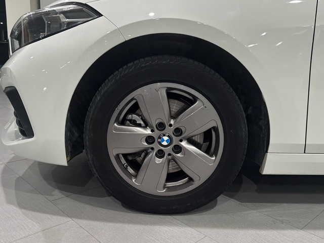 BMW Serie 1 116d color Blanco. Año 2021. 85KW(116CV). Diésel. En concesionario Motor Gorbea de Álava