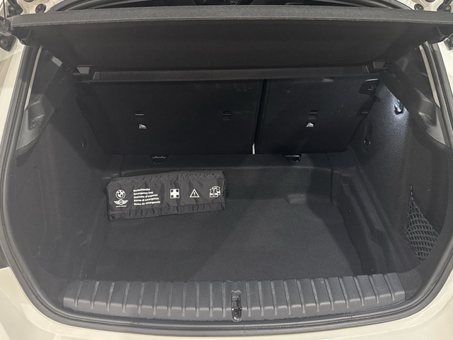 BMW Serie 1 116d color Blanco. Año 2021. 85KW(116CV). Diésel. En concesionario Motor Gorbea de Álava