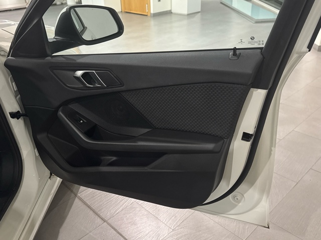 BMW Serie 1 116d color Blanco. Año 2021. 85KW(116CV). Diésel. En concesionario Motor Gorbea de Álava