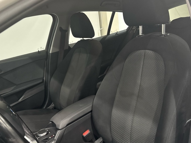 BMW Serie 1 116d color Blanco. Año 2021. 85KW(116CV). Diésel. En concesionario Motor Gorbea de Álava