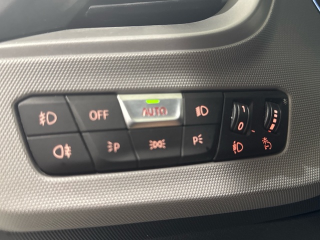 BMW Serie 1 116d color Blanco. Año 2021. 85KW(116CV). Diésel. En concesionario Motor Gorbea de Álava