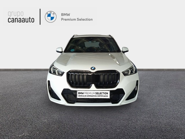 BMW X1 sDrive18d color Blanco. Año 2022. 110KW(150CV). Diésel. En concesionario LAS CHAFIRAS de Sta. C. Tenerife