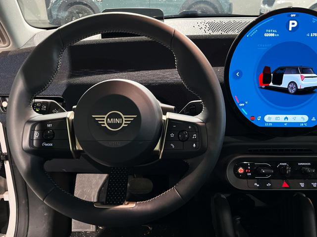 fotoG 12 del MINI MINI Cooper SE 160 kW (218 CV) 218cv Eléctrico del 2024 en Murcia