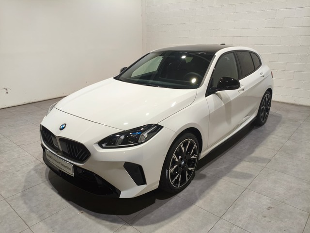 BMW Serie 1 120d color Blanco. Año 2025. 120KW(163CV). Diésel. En concesionario Quadis Munich de Barcelona