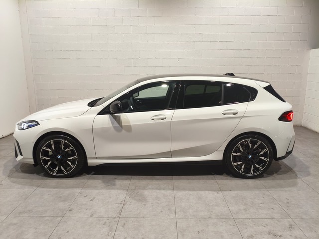 BMW Serie 1 120d color Blanco. Año 2025. 120KW(163CV). Diésel. En concesionario Quadis Munich de Barcelona