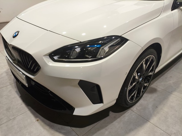 BMW Serie 1 120d color Blanco. Año 2025. 120KW(163CV). Diésel. En concesionario Quadis Munich de Barcelona