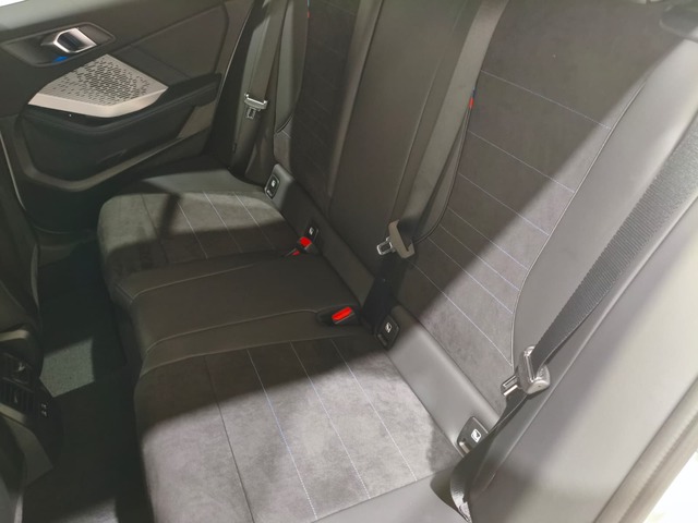 BMW Serie 1 120d color Blanco. Año 2025. 120KW(163CV). Diésel. En concesionario Quadis Munich de Barcelona