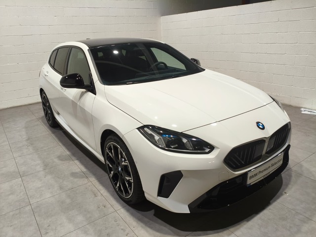 BMW Serie 1 120d color Blanco. Año 2025. 120KW(163CV). Diésel. En concesionario Quadis Munich de Barcelona