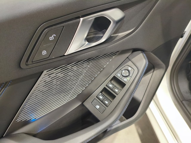 BMW Serie 1 120d color Blanco. Año 2025. 120KW(163CV). Diésel. En concesionario Quadis Munich de Barcelona