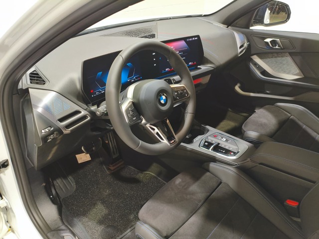 BMW Serie 1 120d color Blanco. Año 2025. 120KW(163CV). Diésel. En concesionario Quadis Munich de Barcelona