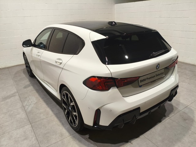 BMW Serie 1 120d color Blanco. Año 2025. 120KW(163CV). Diésel. En concesionario Quadis Munich de Barcelona