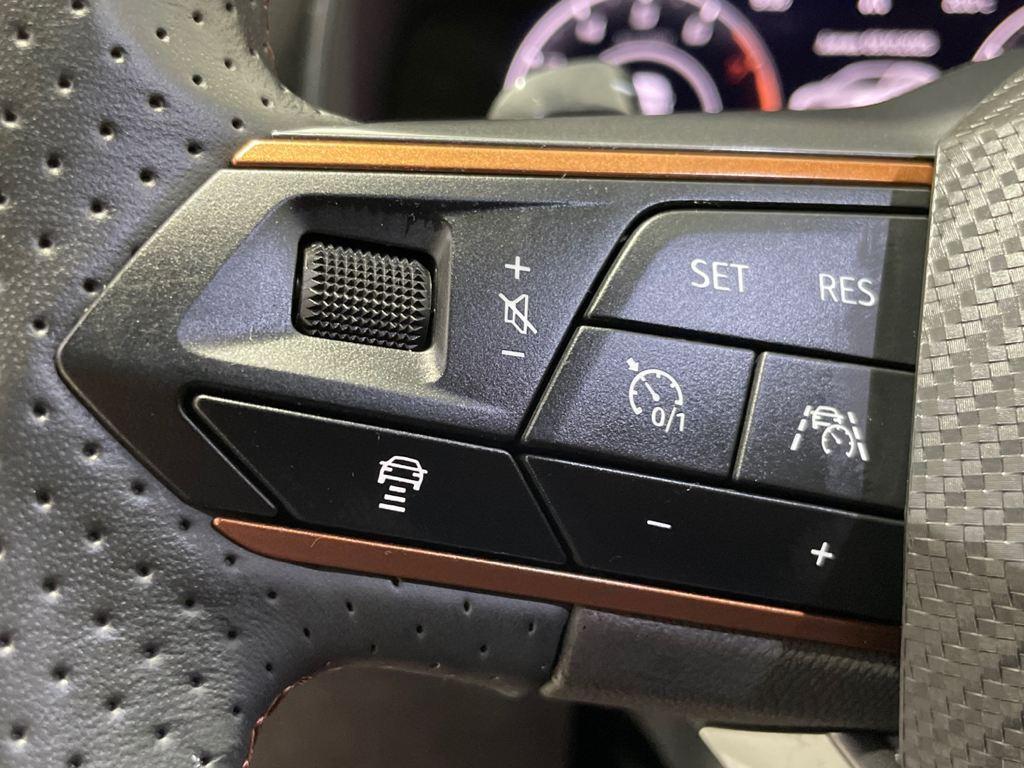 CUPRA Leon Sportstourer 1.5 eTSI en Barcelona