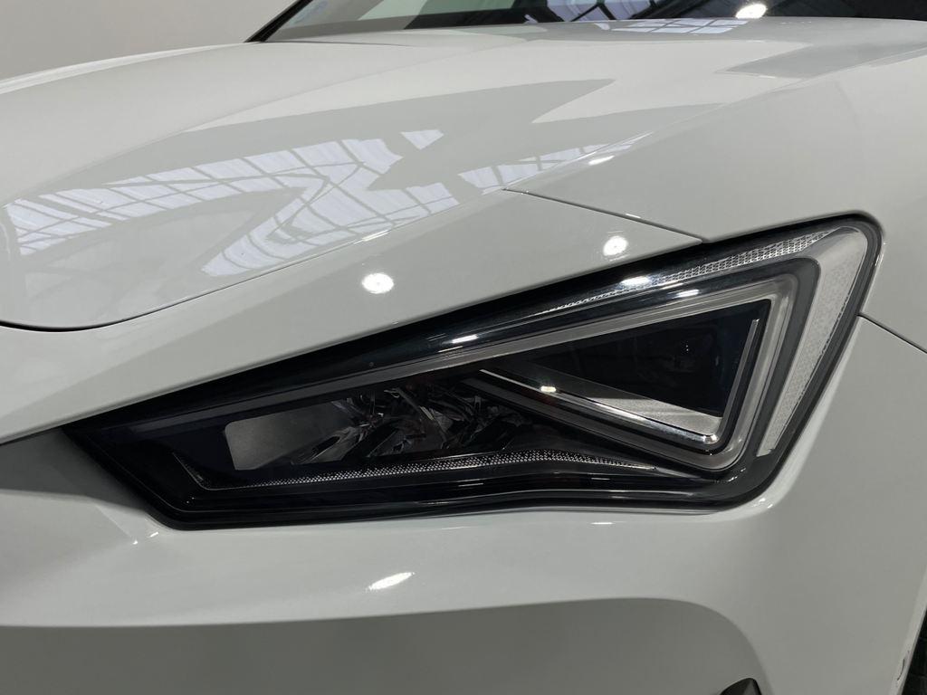 CUPRA Leon Sportstourer 1.5 eTSI en Barcelona