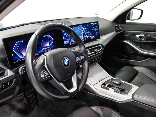 BMW Serie 3 320d color Negro. Año 2024. 140KW(190CV). Diésel. En concesionario Barcelona Premium -- GRAN VIA de Barcelona