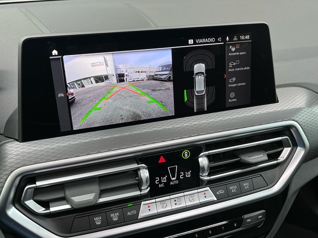 BMW X4 xDrive20d color Blanco. Año 2025. 140KW(190CV). Diésel. En concesionario Celtamotor Vigo de Pontevedra