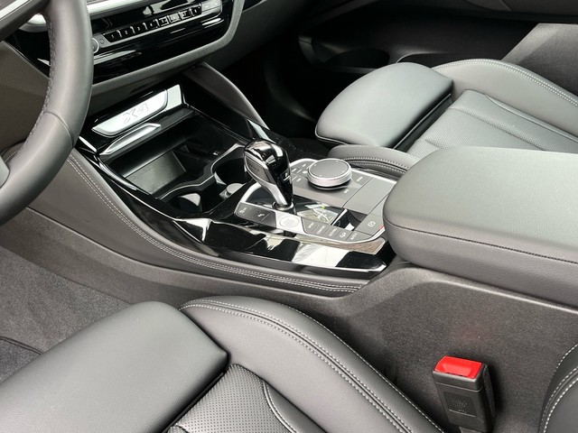 BMW X4 xDrive20d color Blanco. Año 2025. 140KW(190CV). Diésel. En concesionario Celtamotor Vigo de Pontevedra