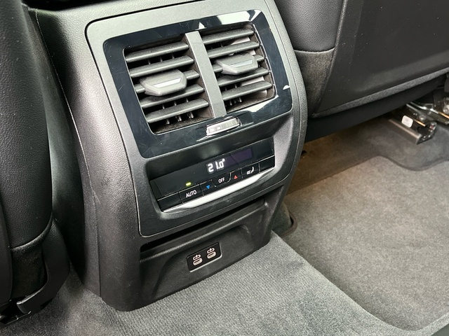 BMW X4 xDrive20d color Blanco. Año 2025. 140KW(190CV). Diésel. En concesionario Celtamotor Vigo de Pontevedra