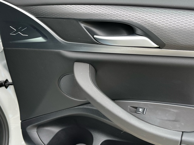 BMW X4 xDrive20d color Blanco. Año 2025. 140KW(190CV). Diésel. En concesionario Celtamotor Vigo de Pontevedra