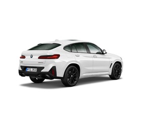 Fotos de BMW X4 xDrive20d color Blanco. Año 2025. 140KW(190CV). Diésel. En concesionario Celtamotor Vigo de Pontevedra
