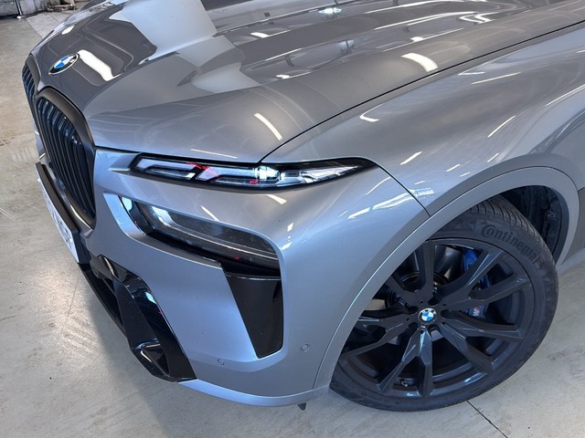 BMW X7 xDrive40d color Gris. Año 2025. 259KW(352CV). Diésel. En concesionario Enekuri Motor de Vizcaya