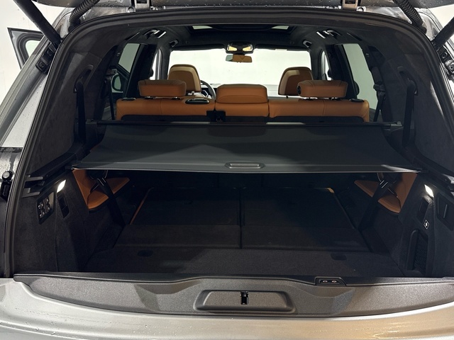 BMW X7 xDrive40d color Gris. Año 2025. 259KW(352CV). Diésel. En concesionario Auto Premier, S.A. - MADRID de Madrid