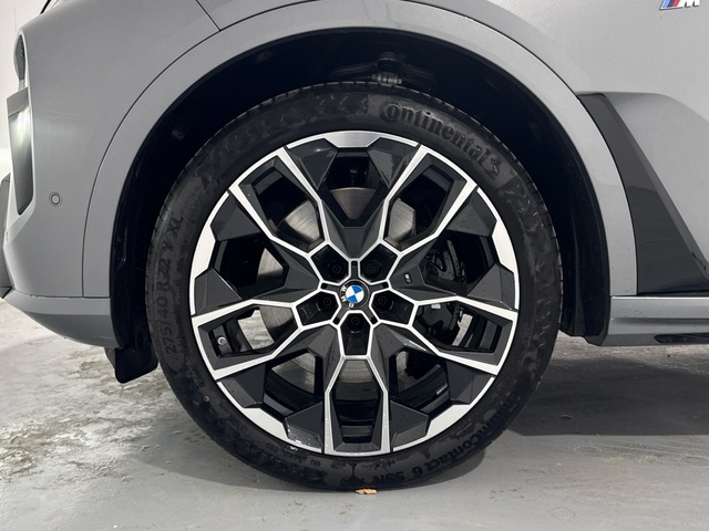 BMW X7 xDrive40d color Gris. Año 2025. 259KW(352CV). Diésel. En concesionario Auto Premier, S.A. - MADRID de Madrid