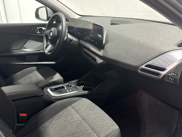 BMW Serie 1 120d color Gris. Año 2025. 120KW(163CV). Diésel. En concesionario Auto Premier, S.A. - MADRID de Madrid