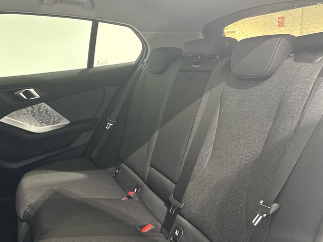 BMW Serie 1 120d color Gris. Año 2025. 120KW(163CV). Diésel. En concesionario Auto Premier, S.A. - MADRID de Madrid